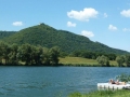 Neue Donau mit Leopoldsberg